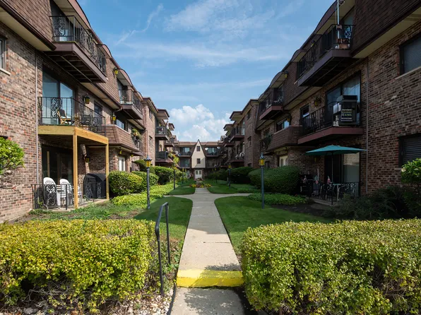 6453 N Northwest Hwy #C5, Chicago, IL 60631