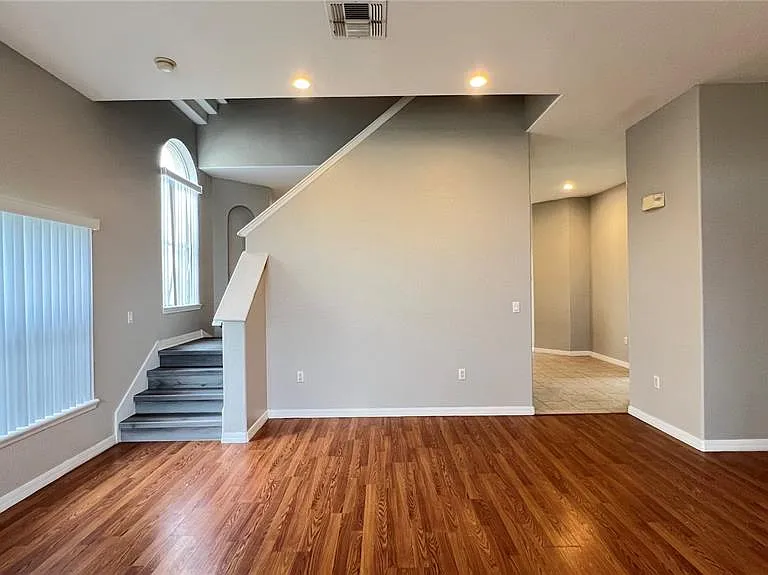 143 Vizcay Way — Photo 9
