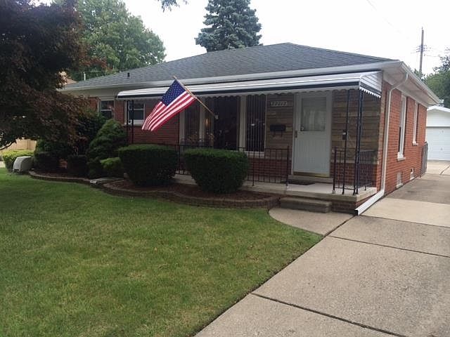1st image of 22012 Trombly St