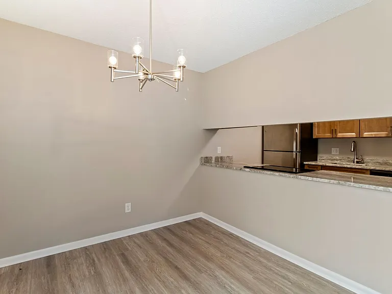 1180 Indian Rd — Photo 2