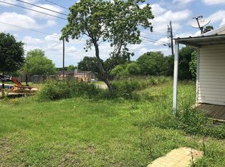 5464 Riverview Dr, Robstown, TX 78380