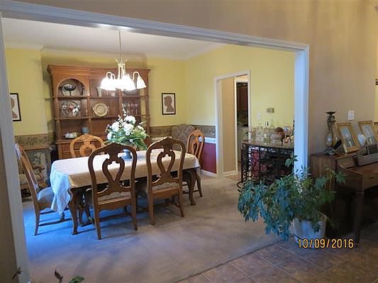 3rd image of 285 Catalpa Dr