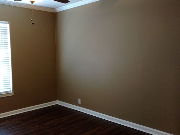 3rd image of 110 Stoneburg Dr