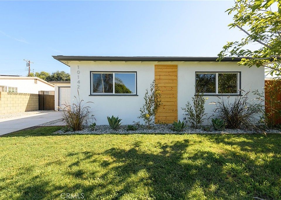 1st image of 10142 Alpaca St