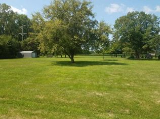 1915 N Quarry Rd, Trivoli, IL 61569