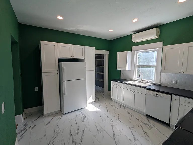 4526 Reiger Ave — Photo 6