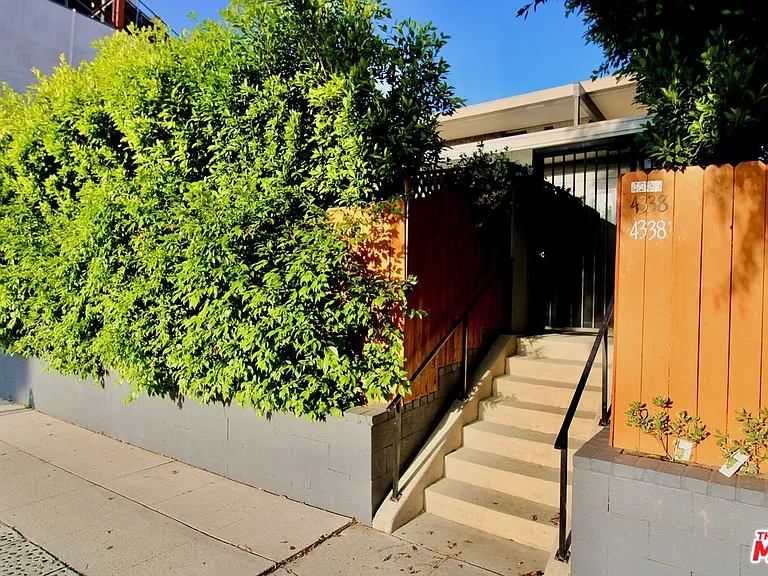 4336 Laurel Canyon Blvd — Photo 2