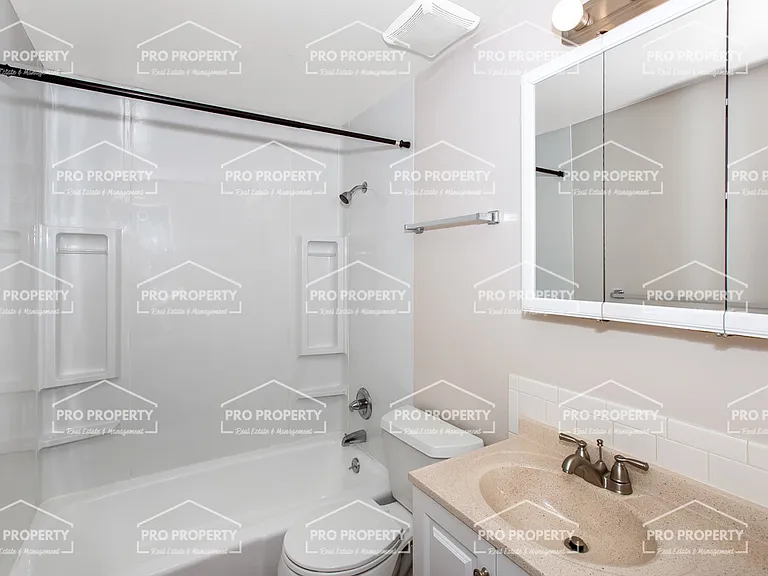 1607 Empire Ave #3 — Photo 23