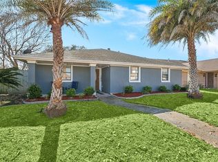 7030 Lake Barrington Dr, New Orleans, LA 70128