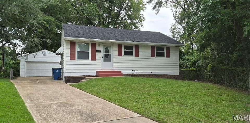 1st image of 10605 Dunkeld Cir