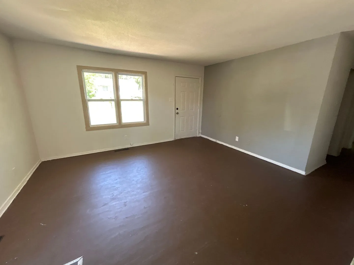 3 bed 1 Bath Huge backyard — Photo 3