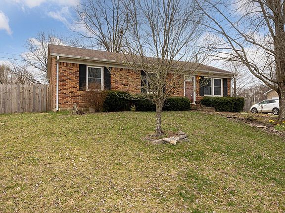 3rd image of 304 Creekside Dr