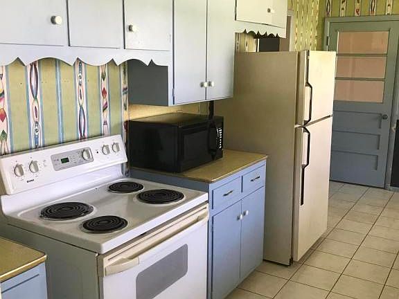 B45B86E3-F959-42F1-8BED-24EEB40C2A6A