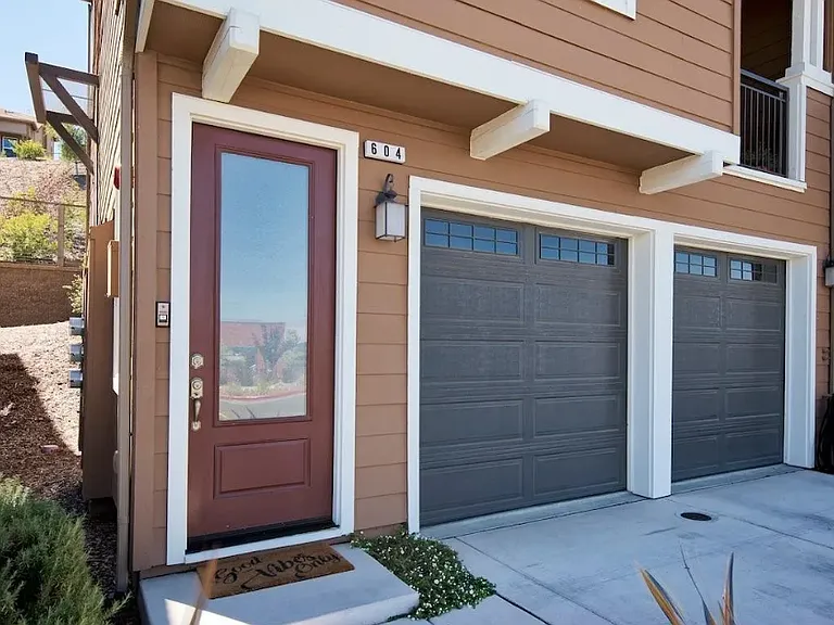 604 Jade St — Photo 2