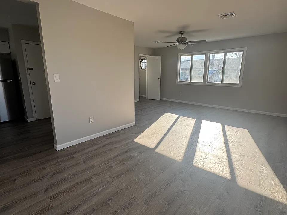 142 Grant Ave #2