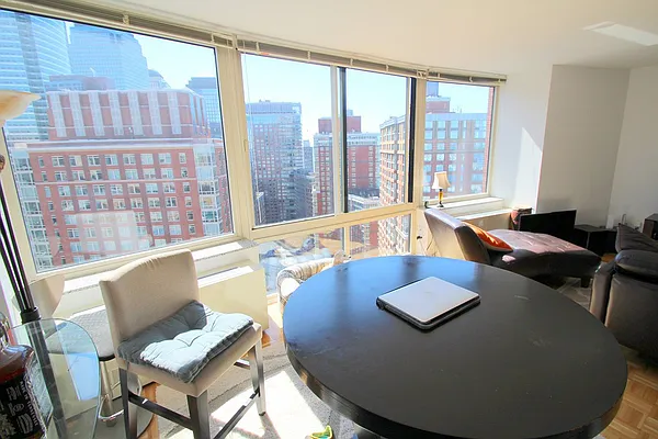 Rented by Nest Seekers International | media 44