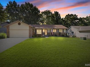 882 San Sebastian Dr, Fenton, MO