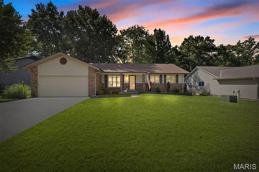 882 San Sebastian Dr photo 1