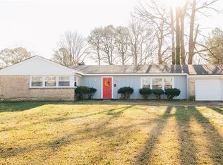 3769 Kings Point Rd, Virginia Beach, VA 23452