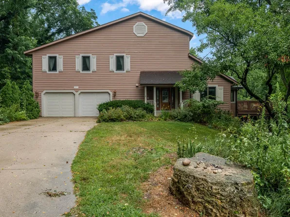 8351 Snaresbrook Rd, Roscoe, IL 61073