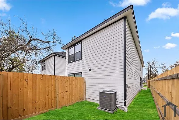 3 bed, 1150 sqft, $1,800 — Photo 3