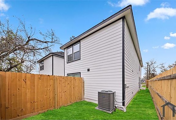 3rd image of 8222 Bigwood St #B