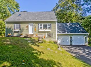 44 Mountain View Dr, Belchertown, MA 01007