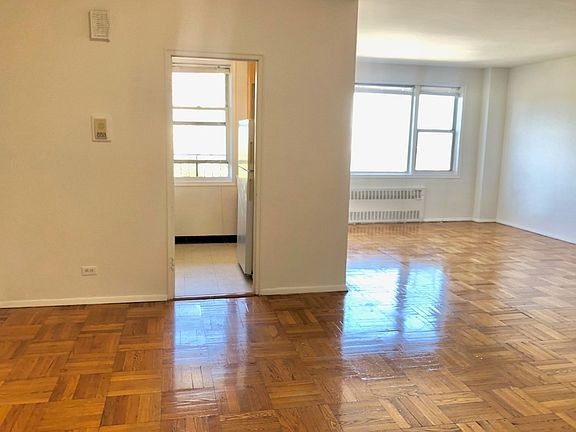 4th image of 3611 Henry Hudson Pkwy W #9C