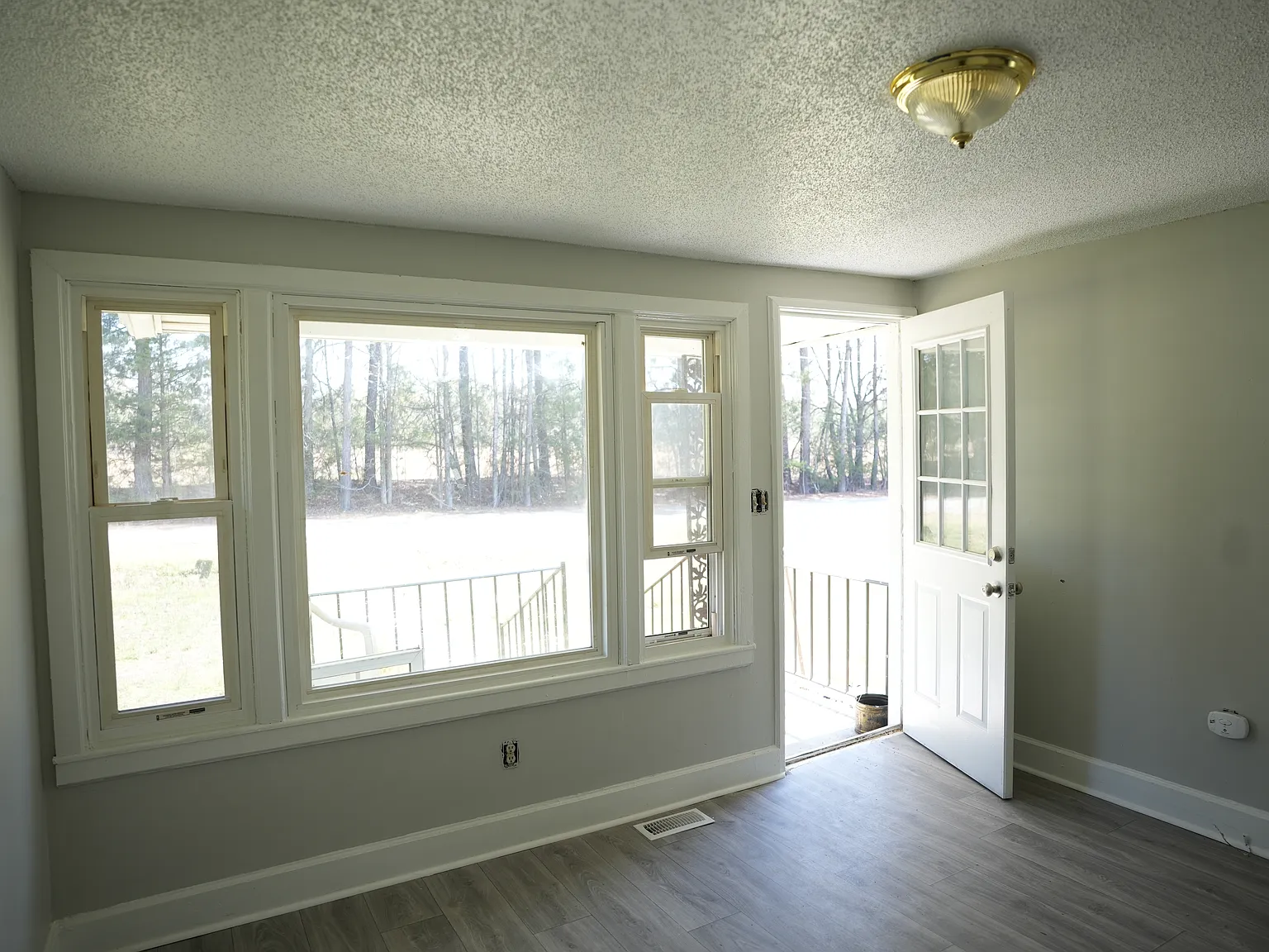 3 bed, 1200 sqft, $1,400 — Photo 3