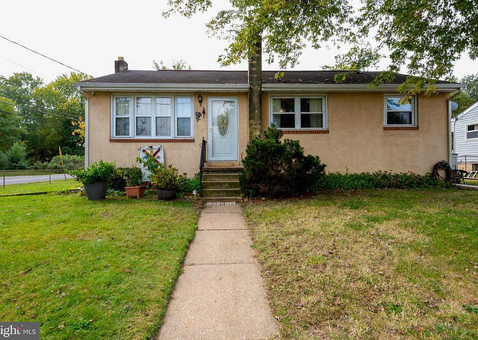 1st image of 1061 6th St