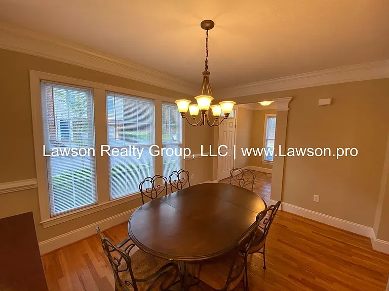 3800 Greenway Dr SW — Photo 8