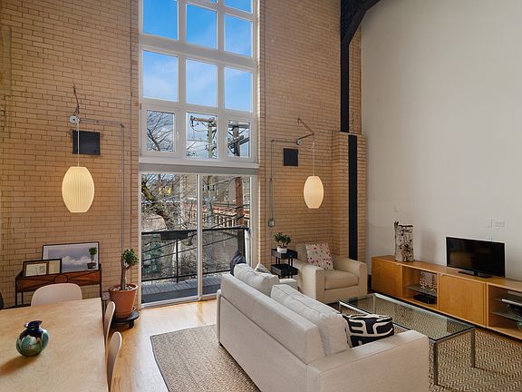 4th image of 1128 W Ardmore Ave APT 6