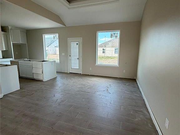 3rd image of 434 Sandy Rd