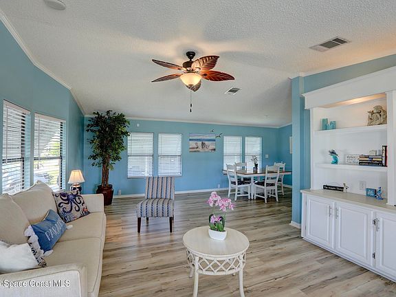5th image of 550 Tarpon Dr