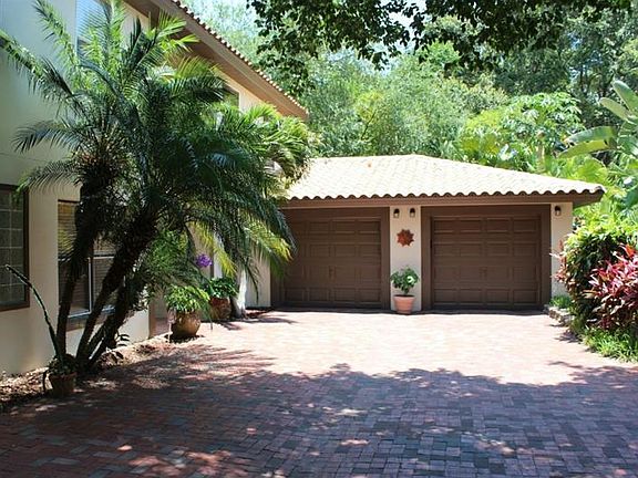 2nd image of 405 Macarthur Dr