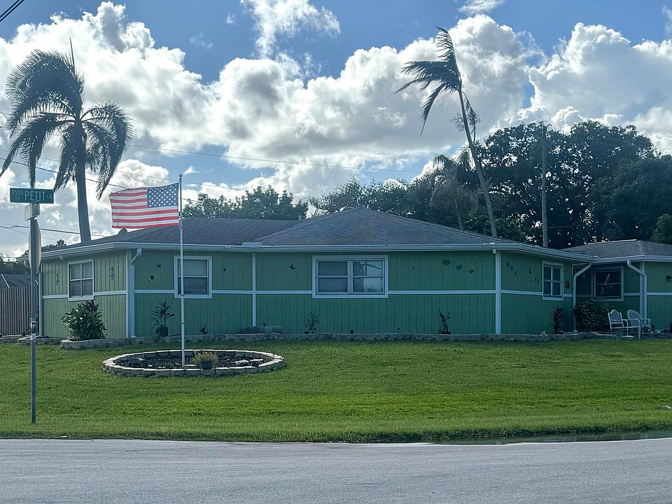1st image of 1525 SE HOLIDAY Road