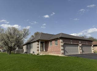 6508 Laurel Cherry Dr, Rockford, IL 61108