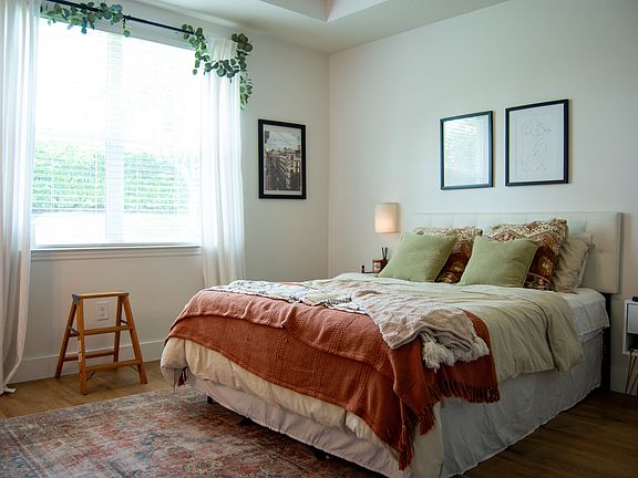2nd image of 1049 Normandie Way