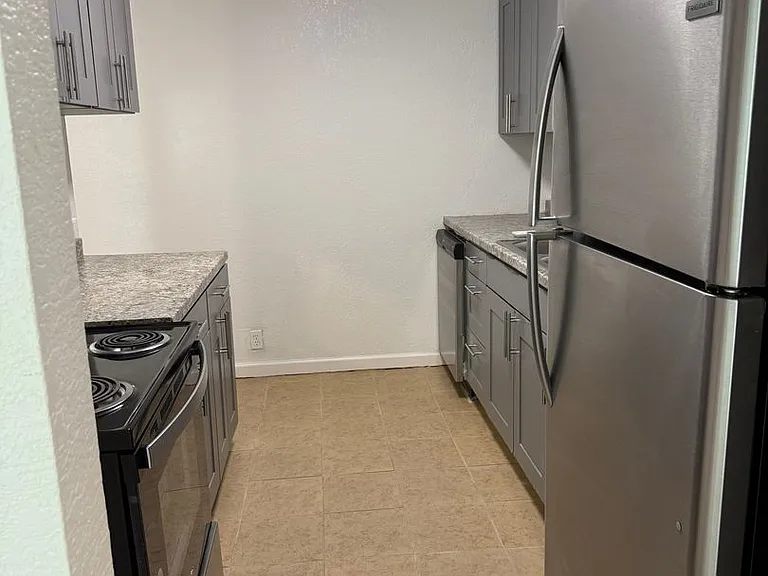 5902 Wales St — Photo 7