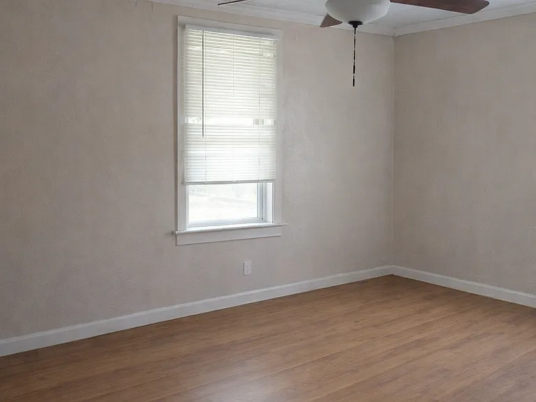 810 N Main St #A — Photo 5
