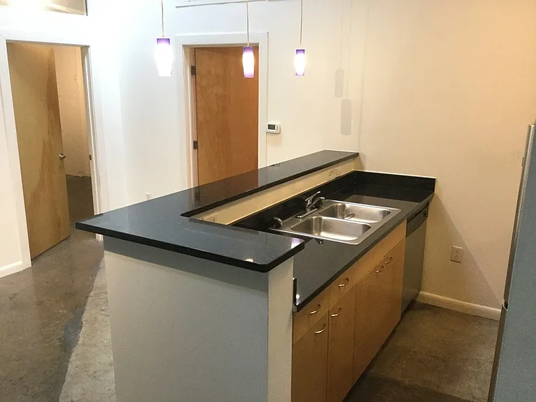 1101 W Marshall St #123 — Photo 4