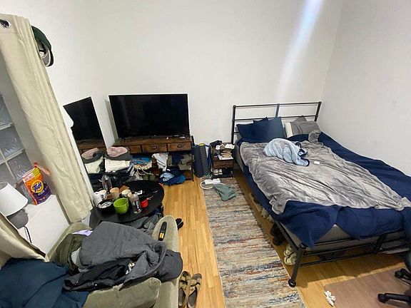 5th image of 124 Manhattan Ave #1L