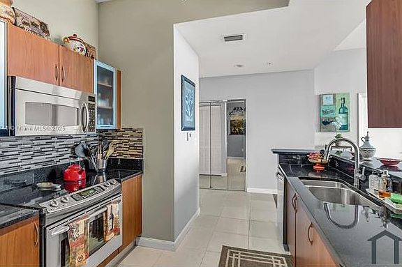3rd image of 2775 NE 187th St Penthouse 6