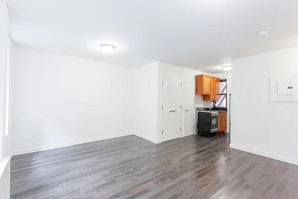Rented by Dynamik Realty | media 11