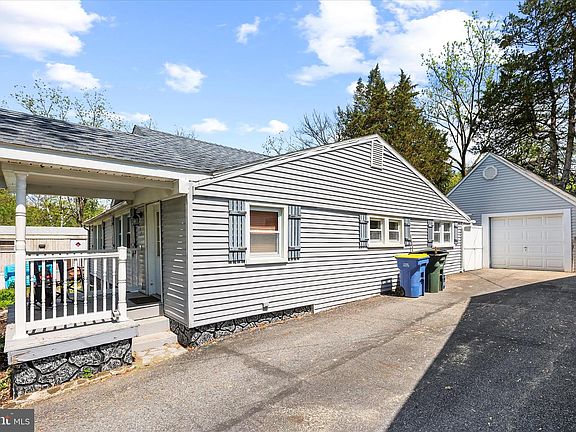 5th image of 4211 Conewago Rd