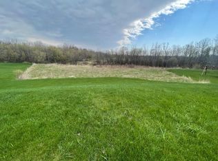 W195N17352 English Oaks Dr, Jackson, WI 53037
