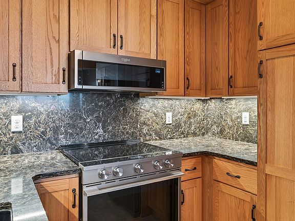 5th image of 168 6th St E Unit 3105