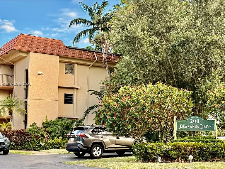 200 Jacaranda Country Club Dr #4B — Photo 4