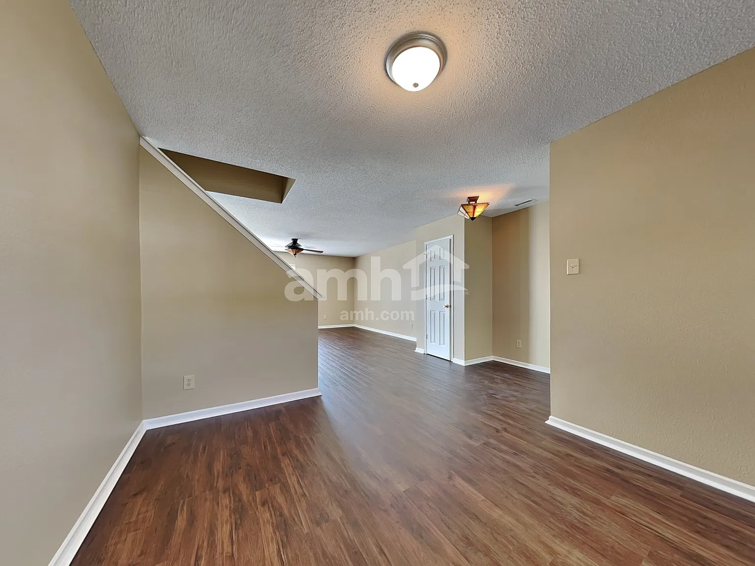 3 bed, 2.0 bath, 1904 sqft, $2,130 — Photo 4