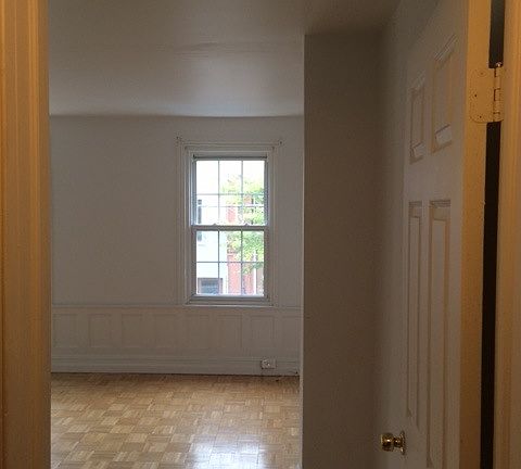 4th image of 2060 E Susquehanna Ave